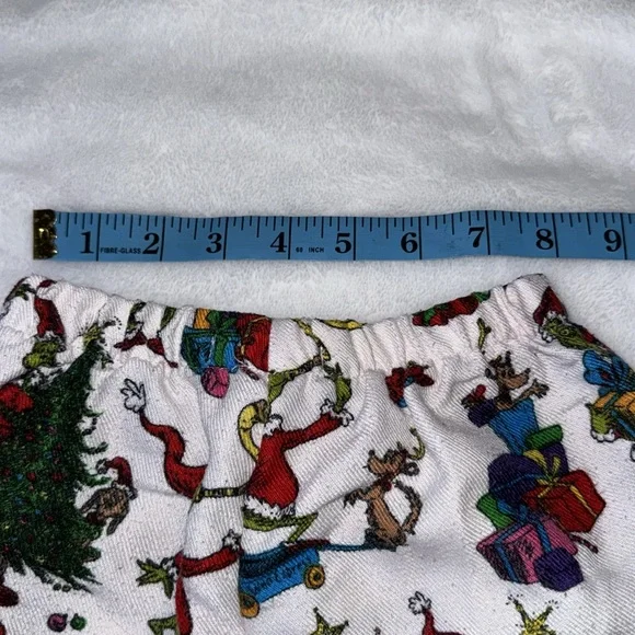 🎄 The Grinch Pajamas 🎄 - Picture 11 of 12